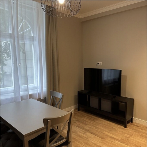 Sludinājumi. Izīrē mājīgu dzīvokli vecrīgā!  Kompakts un gaumīgs dzīvoklis Rīgas vecpilsētā. Dzīvoklis ir Cena: 700 EUR/mēn Foto #4