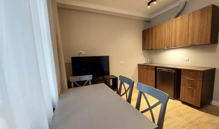 Sludinājumi. Izīrē mājīgu dzīvokli vecrīgā!  Kompakts un gaumīgs dzīvoklis Rīgas vecpilsētā. Dzīvoklis ir Cena: 700 EUR/mēn Foto #5