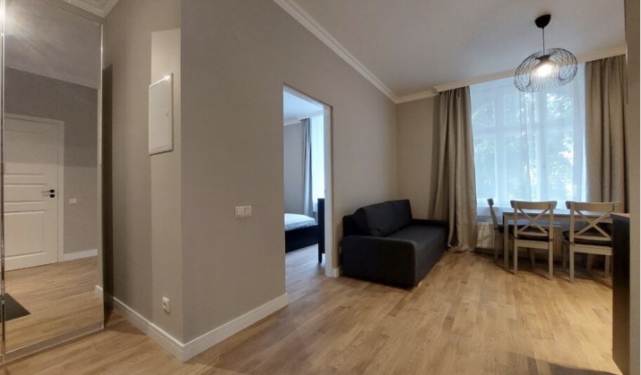 Sludinājumi. Izīrē mājīgu dzīvokli vecrīgā!  Kompakts un gaumīgs dzīvoklis Rīgas vecpilsētā. Dzīvoklis ir Cena: 700 EUR/mēn Foto #8