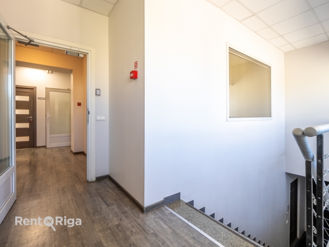 Объявление. Офисное помещение в аренду  ул. Цесвайнес 11A  2-й этаж.  Основная информация: - Планировка: Цена: 228 EUR/мес. Foto #8