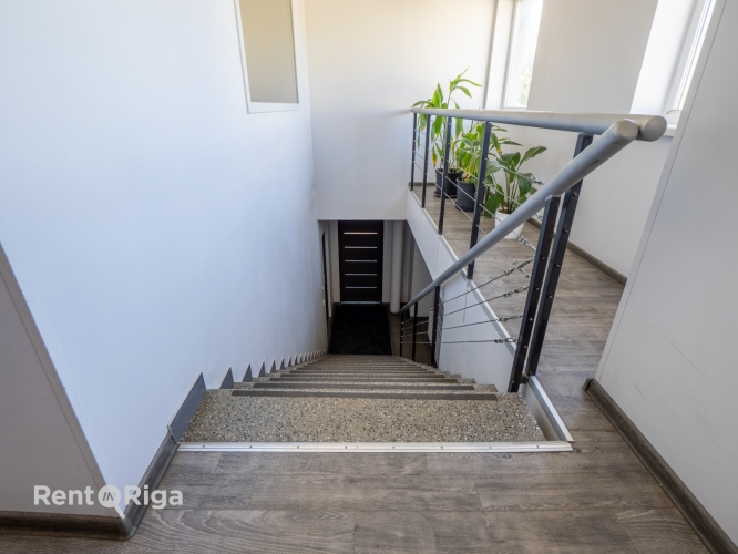 Sludinājumi. Biroja telpas īrei  Cesvaines iela 11A  Piedāvājumā birojs Cesvaines ielā 11A, 2. stāvā.  Galvenā Cena: 64 EUR/mēn Foto #9