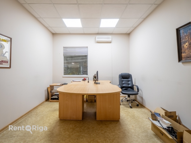 Sludinājumi. Biroja telpas nomai  Cesvaines iela 11A  Piedāvājumā birojs Cesvaines ielā 11A, 2. stāvā.  Galvenā Cena: 775 EUR/mēn Foto #5