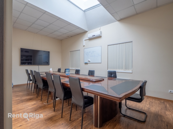 Sludinājumi. Biroja telpas nomai  Cesvaines iela 11A  Piedāvājumā birojs Cesvaines ielā 11A, 2. stāvā.  Galvenā Cena: 775 EUR/mēn Foto #8