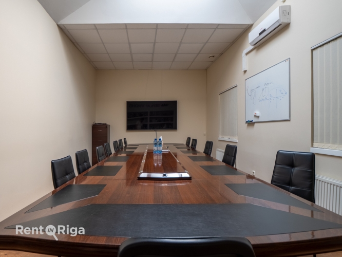 Sludinājumi. Biroja telpas nomai  Cesvaines iela 11A  Piedāvājumā birojs Cesvaines ielā 11A, 2. stāvā.  Galvenā Cena: 775 EUR/mēn Foto #9