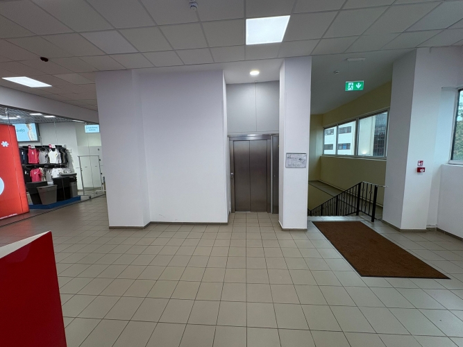 Sludinājumi. Tirdzniecības telpas nomai Daugavpilī  Strādnieku ielā 103  Iznomā komerctelpas 250 m platībā Cena: 1000 EUR/mēn Foto #5