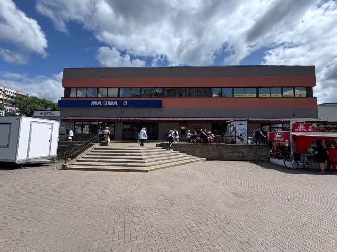 Sludinājumi. Tirdzniecības telpas nomai Daugavpilī  Strādnieku ielā 103  Iznomā komerctelpas 250 m platībā Cena: 1000 EUR/mēn Foto #1