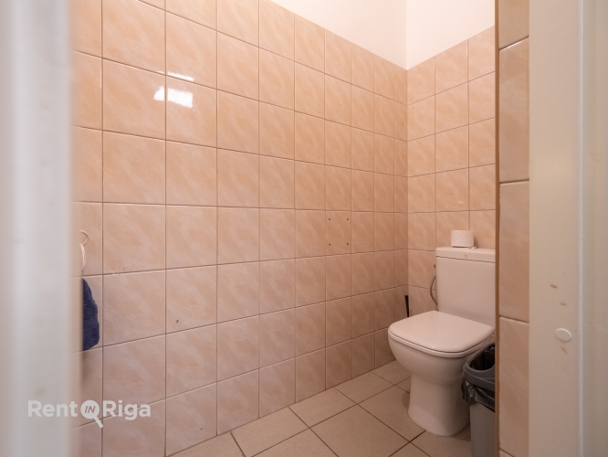 Sludinājumi. Tirdzniecības telpas jaunā ēkā.  Telpas sastāv no tirdzniecības zāles, kabineta, mazas noliktavas Cena: 84800 EUR Foto #9