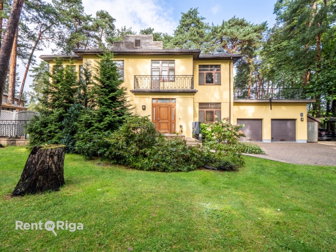 Sludinājumi. Tiek pārdota dzīvojamā māja Rīgā, Mežaparkā.  Plaša un mājīga dzīvojamā māja. Labiekārtots un Cena: 1.1e+06 EUR Foto #2