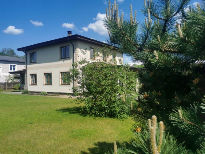 Объявление. Вилла в классическом стиле в Пиньки. Двухэтажный энергоэффективный дом общей площадью 255 м2 + 45 Цена: 450000 EUR Foto #5