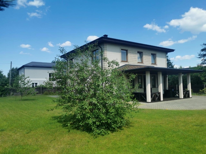 Объявление. Вилла в классическом стиле в Пиньки. Двухэтажный энергоэффективный дом общей площадью 255 м2 + 45 Цена: 450000 EUR Foto #4