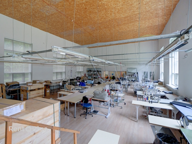 Объявление. Складские и офисные помещения с действующим денежным потоком и уникальным участком земли Цена: 1e+06 EUR Foto #8