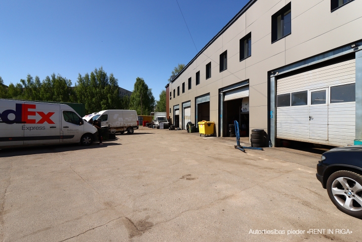 Объявление. Многофункциональные помещения в недавно отремонтированном здании  В настоящее время помещение Цена: 250000 EUR Foto #3