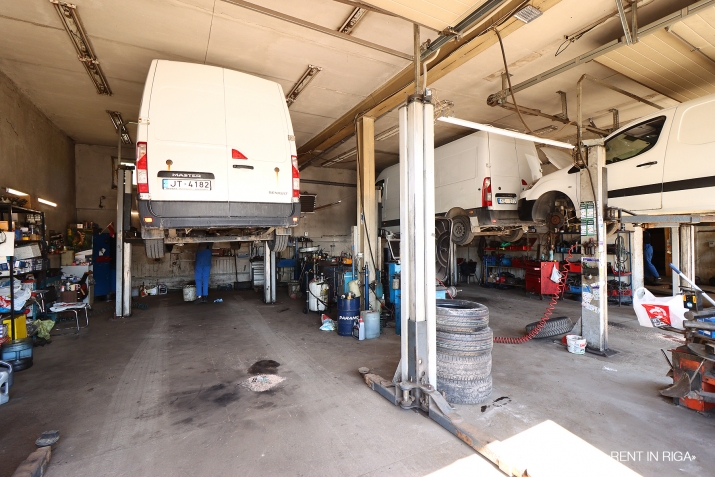 Объявление. Многофункциональные помещения в недавно отремонтированном здании  В настоящее время помещение Цена: 250000 EUR Foto #4