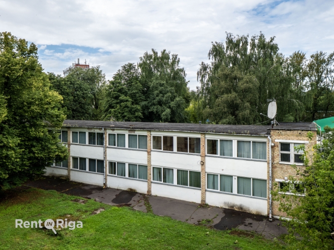 Sludinājumi. Ēka lieliskā atrašanās vietā, starp vairākām augstskolām!  Ideālais pielietojums stuudentu Cena: 400000 EUR Foto #2