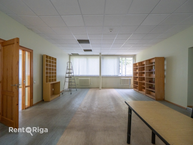 Sludinājumi. Ēka lieliskā atrašanās vietā, starp vairākām augstskolām!  Ideālais pielietojums stuudentu Cena: 400000 EUR Foto #4