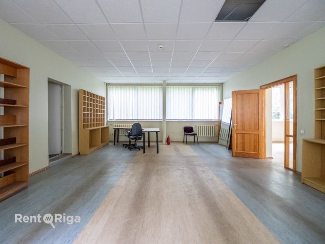 Sludinājumi. Ēka lieliskā atrašanās vietā, starp vairākām augstskolām!  Ideālais pielietojums stuudentu Cena: 400000 EUR Foto #6