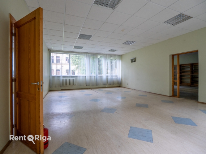 Sludinājumi. Ēka lieliskā atrašanās vietā, starp vairākām augstskolām!  Ideālais pielietojums stuudentu Cena: 400000 EUR Foto #7