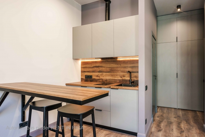 Sludinājumi. Studio tipa dzīvoklis ar dizainu, kas pārdomāts līdz pēdējai detaļai un komfortu, kas sajūtams Cena: 100000 EUR Foto #2