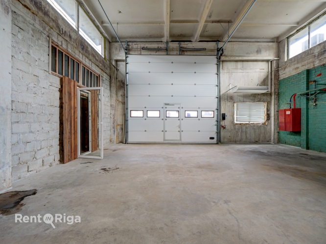 Объявление. Производственно-складские помещения с высокими воротами в Пиньки  Сдаются качественные и Цена: 1440 EUR/мес. Foto #9