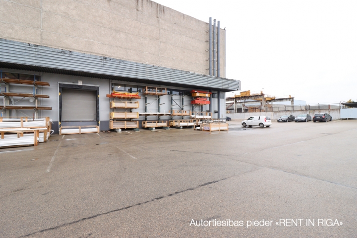 Объявление. Отапливаемые складские / производственные помещения в Плявниеках. Доступны в течение 3 месяцев.  1 Цена: 6300 EUR/мес. Foto #1