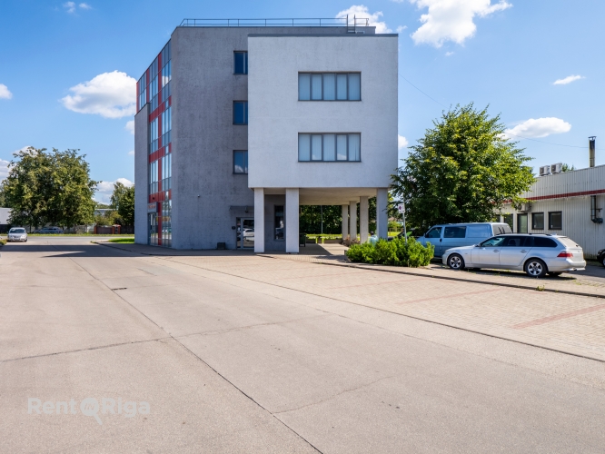 Sludinājumi. Iznomā biroja telpas 2.4. stāvā  mūsdienīgā biroja/tirdzniecības ēkā Dārzciemā.  Piedāvājumā gaišas Cena: 4500 EUR/mēn Foto #4