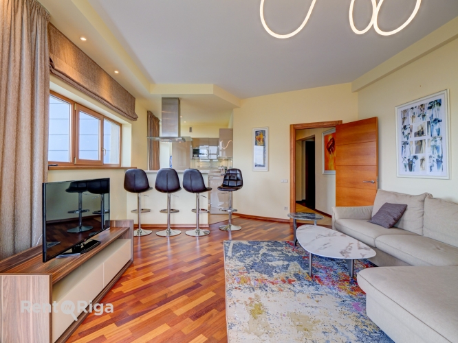 Sludinājumi. Gaišs un kluss 2 guļamistabu dzīvoklis Mežaparkā ar brīnišķīgu skatu uz Ķīšezeru.  Piedāvājumā  Cena: 209000 EUR Foto #2