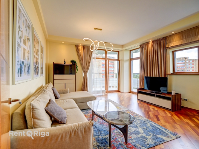 Sludinājumi. Gaišs un kluss 2 guļamistabu dzīvoklis Mežaparkā ar brīnišķīgu skatu uz Ķīšezeru.  Piedāvājumā  Cena: 209000 EUR Foto #1