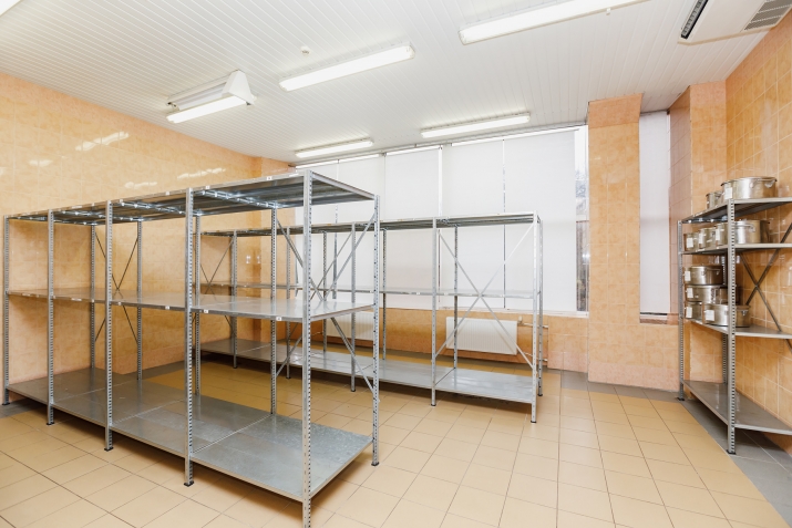 Sludinājumi. Noliktavas telpas induastriālajā parkā Ziepniekkalnā otrajā stāvā.   Flīzētas grīdas un sienas WC Cena: 322 EUR/mēn Foto #2