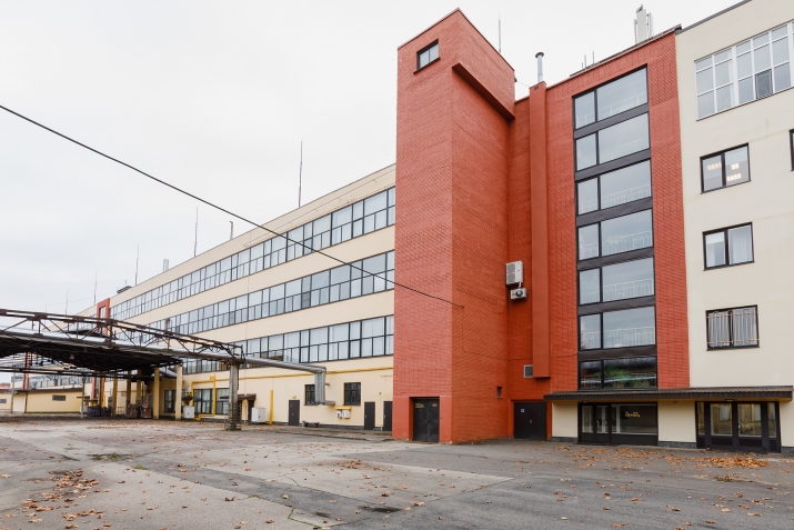 Sludinājumi. Noliktavas telpas induastriālajā parkā Ziepniekkalnā otrajā stāvā.   Flīzētas grīdas un sienas WC Cena: 322 EUR/mēn Foto #7