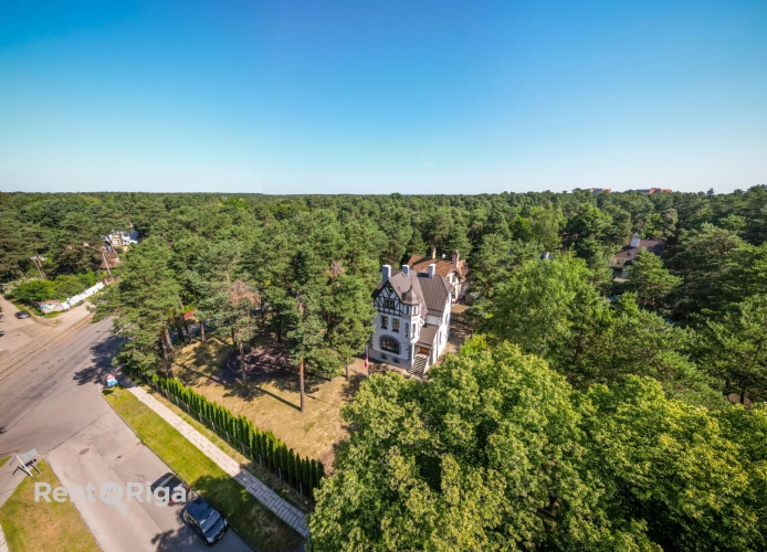 Объявление. В самом сердце Межапарка, на улице Судрабу Эджус 1, предлагается к продаже одна из архитектурных Цена: 1.2e+06 EUR Foto #5