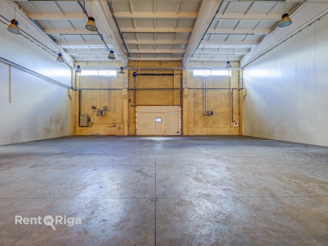 Объявление. Для долгосрочной аренды предлагаются отапливаемые помещения для склада, производства или магазина Цена: 6350 EUR/мес. Foto #3