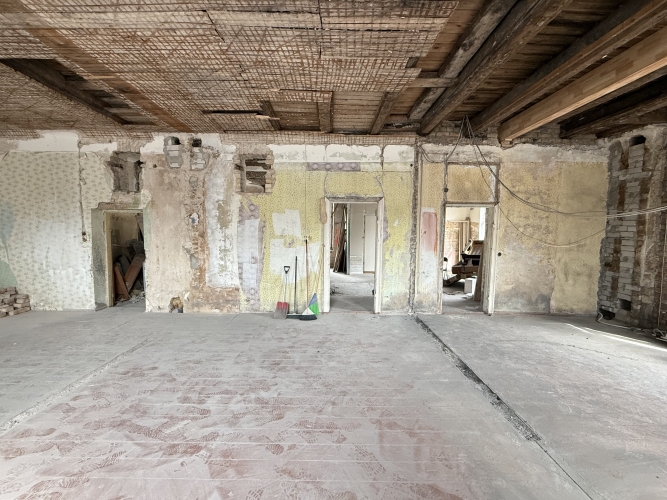 Sludinājumi. Pārdod dzīvokli augstajā pirmajā stāvā  Maskavas ielā, Rīgā  Piedāvājumā īpašums fasādes mājā Cena: 96000 EUR Foto #2