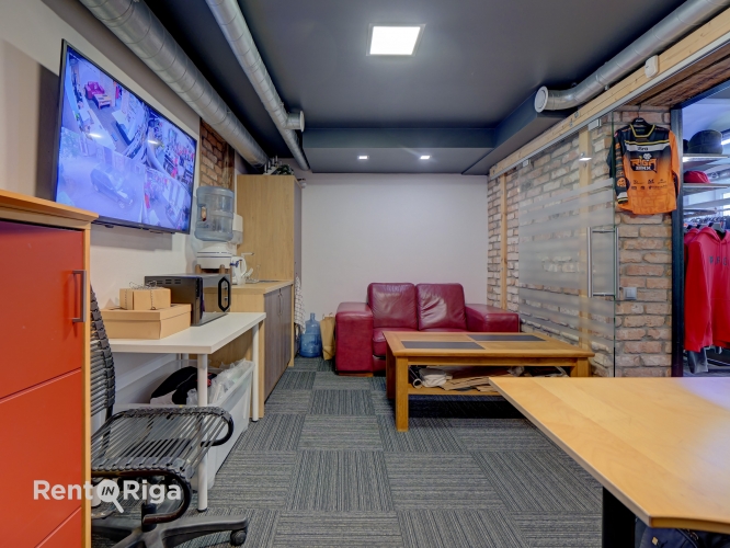 Объявление. Продаются стильные, капитально реконструированные помещения на ул. А. Чака.  + Земля в Цена: 90000 EUR Foto #7