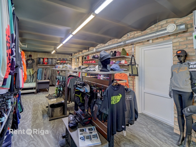 Объявление. Продаются стильные, капитально реконструированные помещения на ул. А. Чака.  + Земля в Цена: 90000 EUR Foto #2