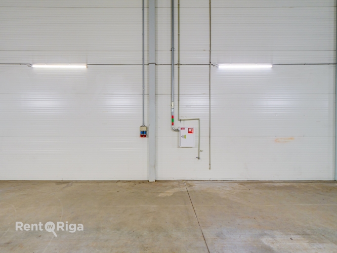 Sludinājumi. Mūsdienīgas telpas ar paceļamajiem vārtiem telpu abās puses.  + Griestu augstum 7m, gāzes pūtēji; + Cena: 1235 EUR/mēn Foto #6