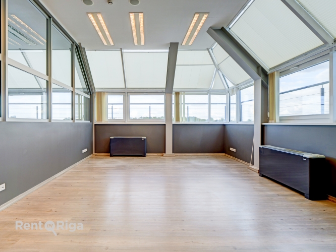 Объявление. Аренда офиса класса B с панорамным видом на Даугаву  ул.Мукусалаc.  Аренда современного офисного Цена: 4050 EUR/мес. Foto #9
