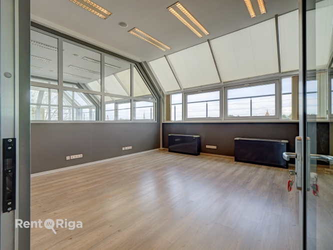 Объявление. Аренда офиса класса B с панорамным видом на Даугаву  ул.Мукусалаc.  Аренда современного офисного Цена: 4050 EUR/мес. Foto #7