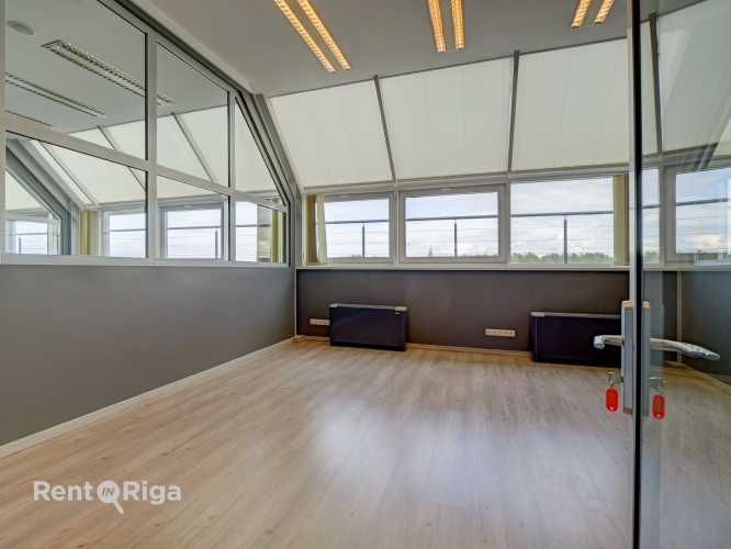 Объявление. Аренда офиса класса B с панорамным видом на Даугаву  ул.Мукусалаc.  Аренда современного офисного Цена: 4050 EUR/мес. Foto #8