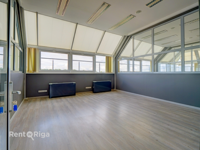 Объявление. Аренда офиса класса B с панорамным видом на Даугаву  ул.Мукусалаc.  Аренда современного офисного Цена: 4050 EUR/мес. Foto #3