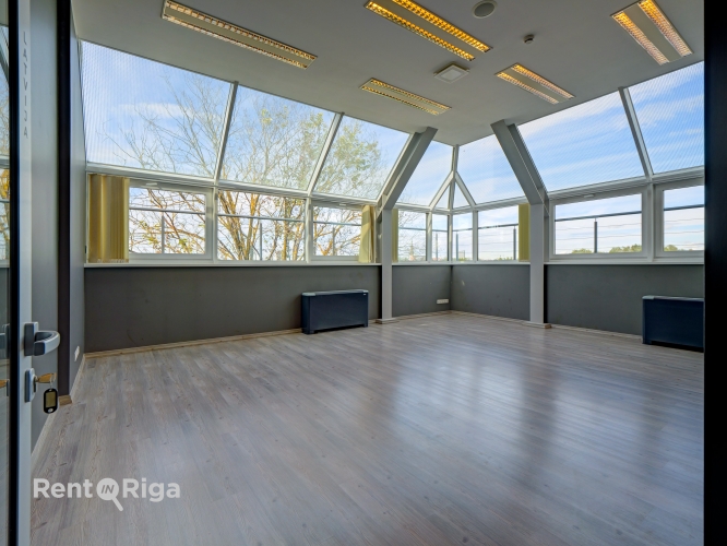 Объявление. Аренда офиса класса B с панорамным видом на Даугаву  ул.Мукусалаc.  Аренда современного офисного Цена: 4050 EUR/мес. Foto #4