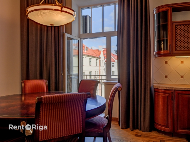 Sludinājumi. Pārdod elegantu 5istabu dzīvokli Rīgas Klusajā centrā  vēstniecību rajonā  Plašs, gaišs un saulains Cena: 540000 EUR Foto #9