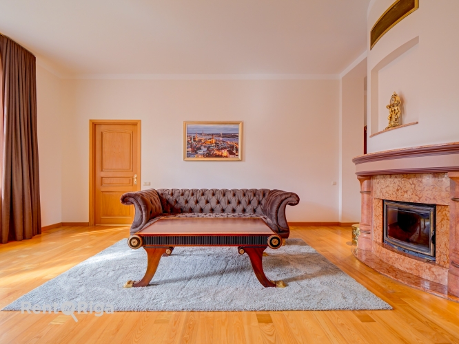 Sludinājumi. Pārdod elegantu 5istabu dzīvokli Rīgas Klusajā centrā  vēstniecību rajonā  Plašs, gaišs un saulains Cena: 540000 EUR Foto #3