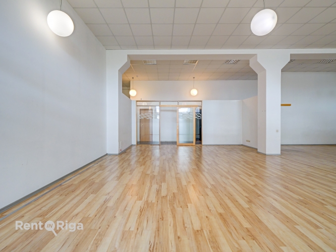 Sludinājumi. Biroja telpas nomai Brasas tilta rajonā, Tēraudlietuves ielā 22.  Piedāvājam plašas un ērtas biroja Cena: 4300 EUR/mēn Foto #3