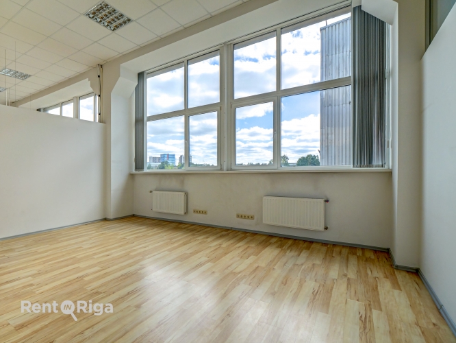 Sludinājumi. Biroja telpas nomai Brasas tilta rajonā, Tēraudlietuves ielā 22.  Piedāvājam plašas un ērtas biroja Cena: 4300 EUR/mēn Foto #4