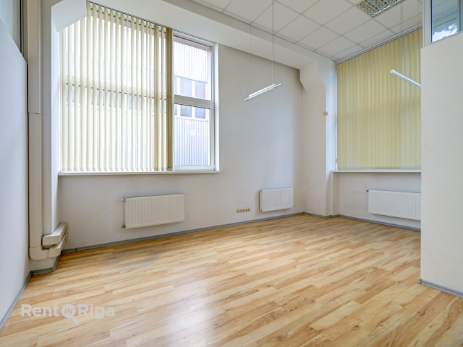 Sludinājumi. Biroja telpas nomai Brasas tilta rajonā, Tēraudlietuves ielā 22.  Piedāvājam plašas un ērtas biroja Cena: 4300 EUR/mēn Foto #8