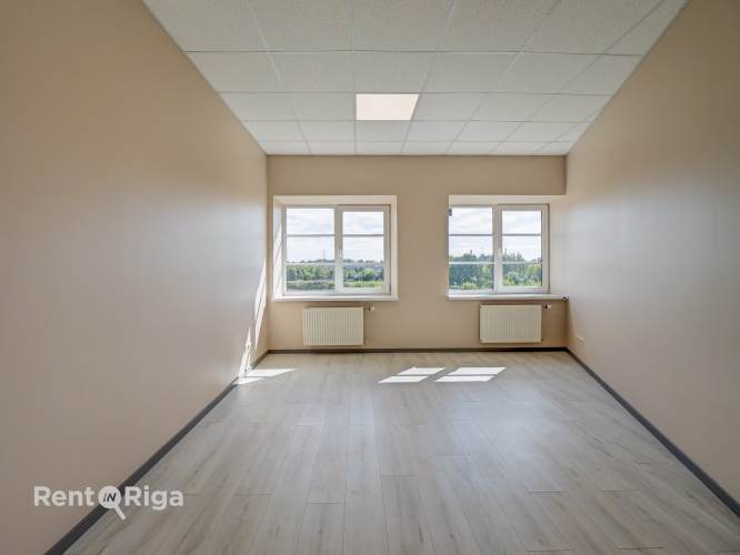 Sludinājumi. Neliels birojs nomai Brasas tilta rajonā, Tēraudlietuves ielā 22.  Piedāvājam 20 m biroja telpas Cena: 160 EUR/mēn Foto #1