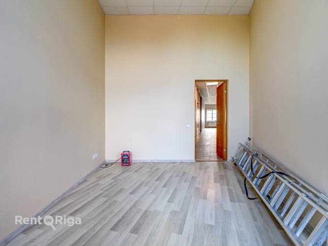Sludinājumi. Neliels birojs ar divām darba zonām nomai Brasas tilta rajonā, Tēraudlietuves ielā 22.  Piedāvājam Cena: 292 EUR/mēn Foto #5