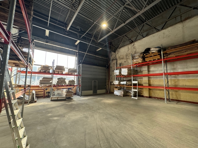 Sludinājumi. Ilgtermiņa nomai tiek piedāvāts siltināts angārs ar šādām priekšrocībām.  + Atvērta tipa plānojuma Cena: 1405 EUR/mēn Foto #4