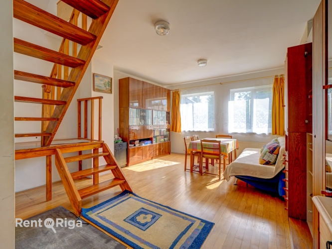 Sludinājumi. Pārdod plašu 2 stāvu ģimenes māju Dārziņos  Ideāla vieta, kur baudīt privātumu un lauku mājas Cena: 155000 EUR Foto #9