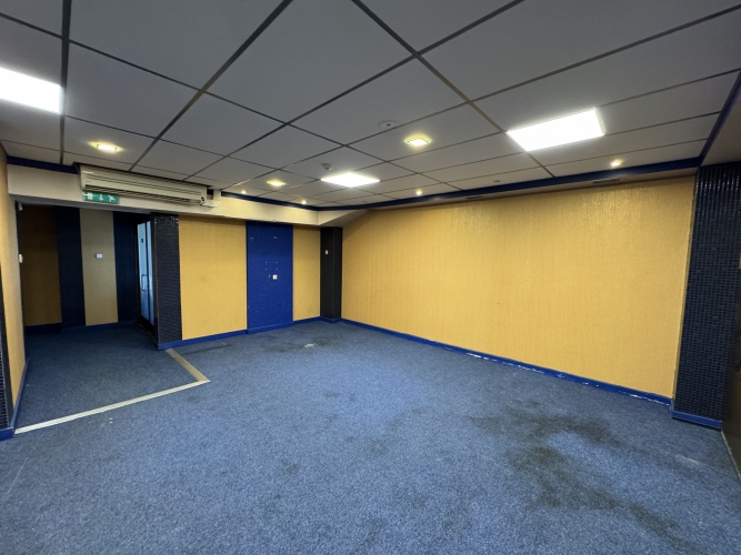 Sludinājumi. Tirdzniecības telpas Pļavniekos.  + 1. stāvs; + Platība sastāv no tirdzniecības zāles, palīgtelpas Cena: 860 EUR/mēn Foto #6